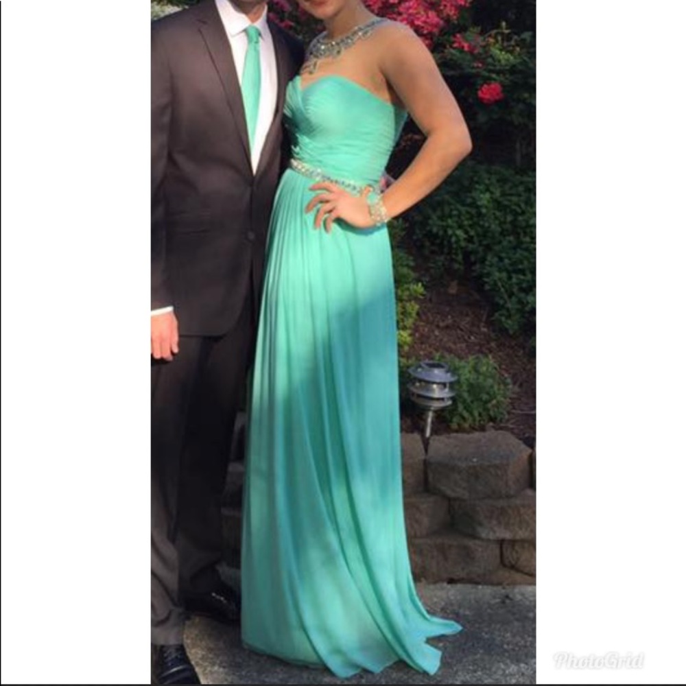 Unaltered mint Sherri Hill gown